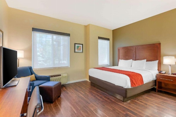 Comfort Inn & Suites Near Ontario Airport image 11