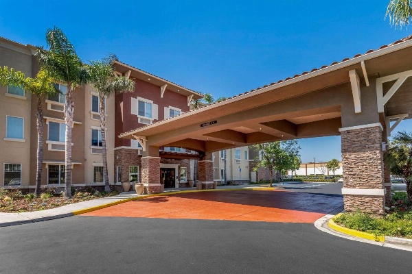 Comfort Inn & Suites Near Ontario Airport Main image
