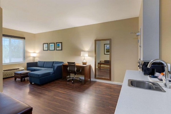 Comfort Inn & Suites Near Ontario Airport image 28